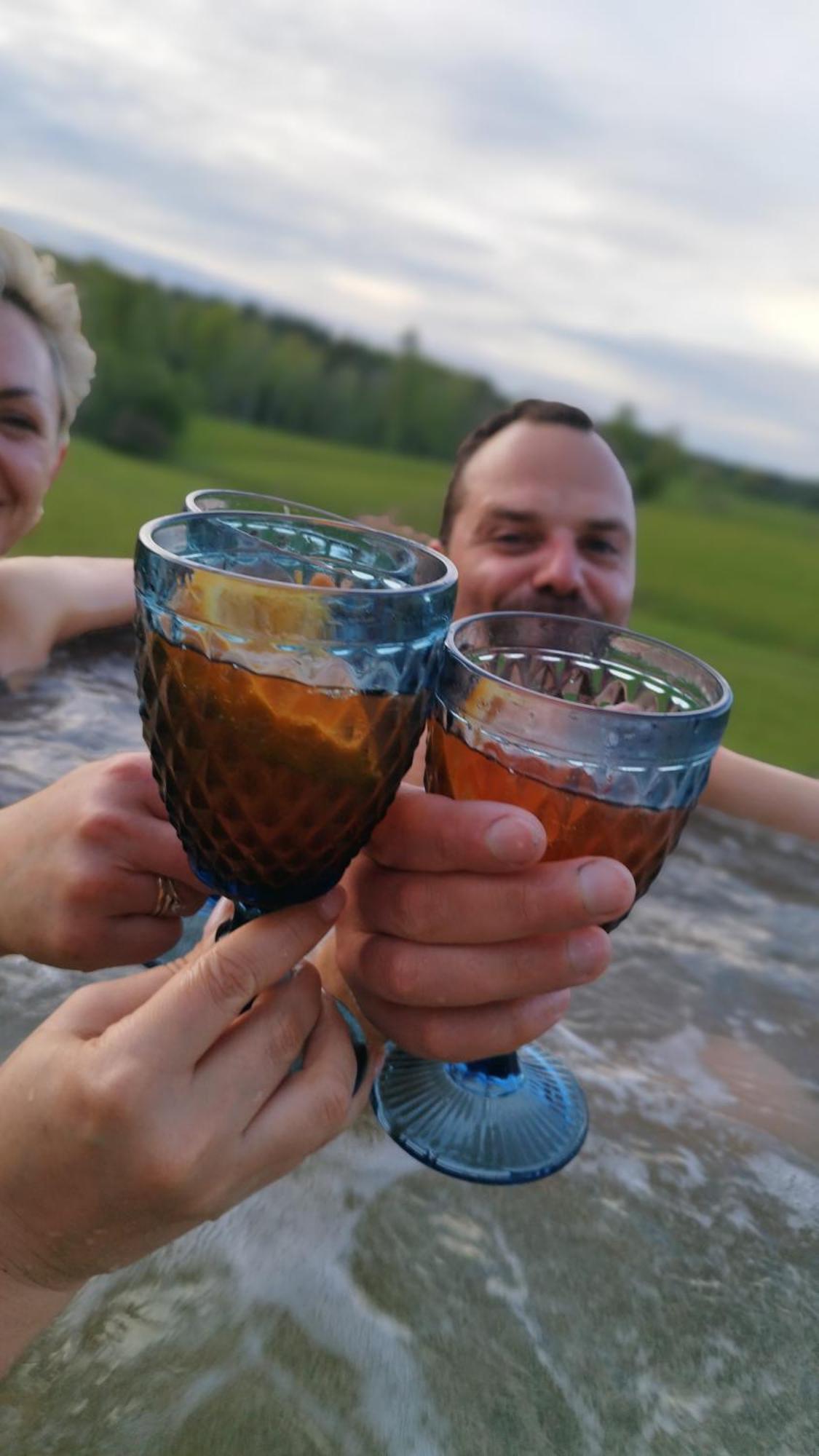 Guesthouse, Sauna & Jacuzzi In Gauja Valley - Kakukalns Straupe ภายนอก รูปภาพ